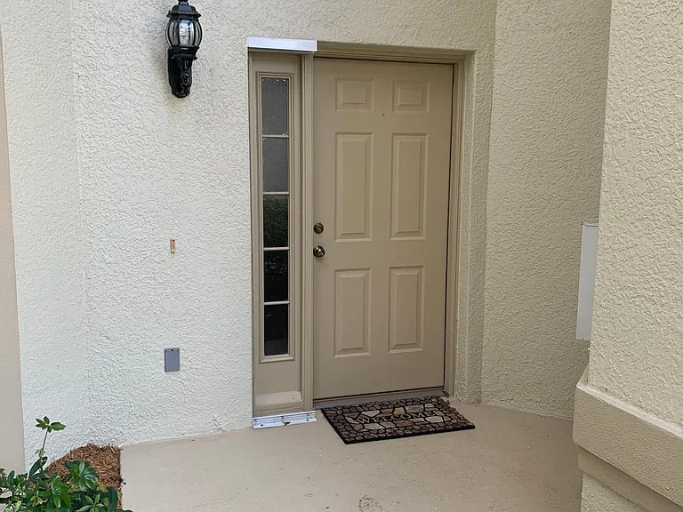 Private front entryway