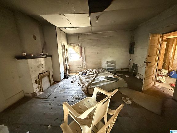 2nd image of 1216 Pine Grove Rd
