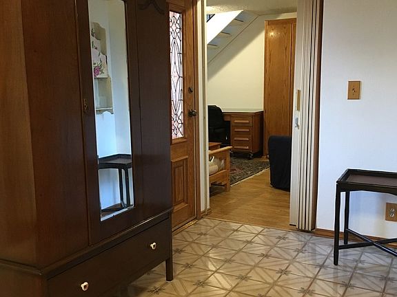 4th image of 1827 Greenfield Ave APT 204