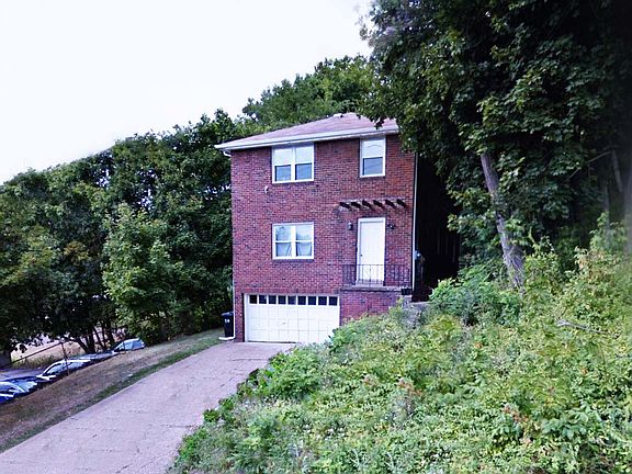 2nd image of 111 Fairview Ave E Floor 2