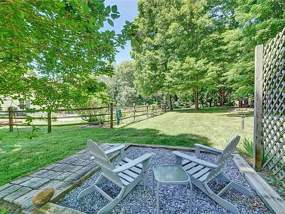 4th image of 3 Cornwall Ct