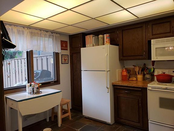 5th image of 65 Walden St