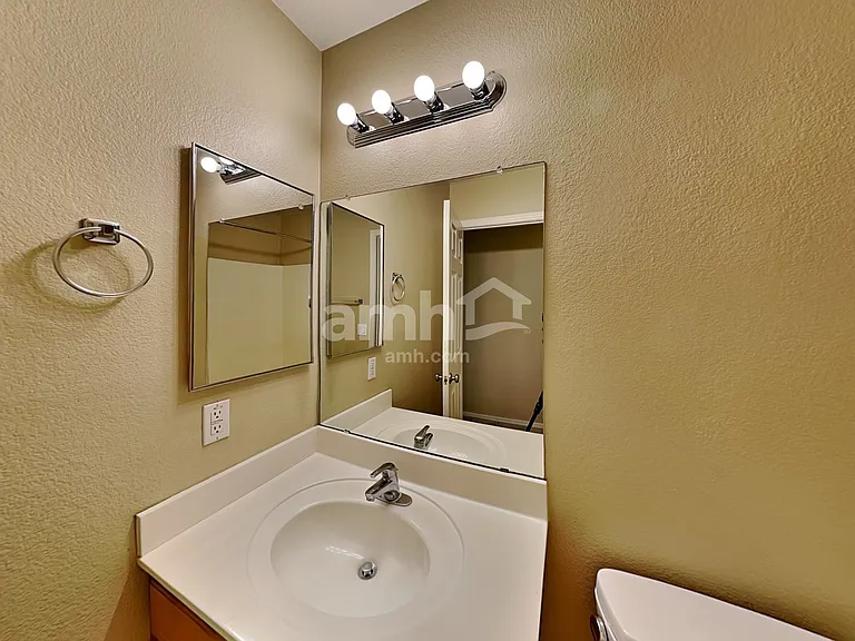 18078 N 113th Ave — Photo 16