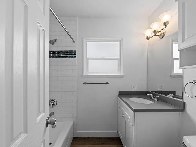 1304 Corona St — Photo 6
