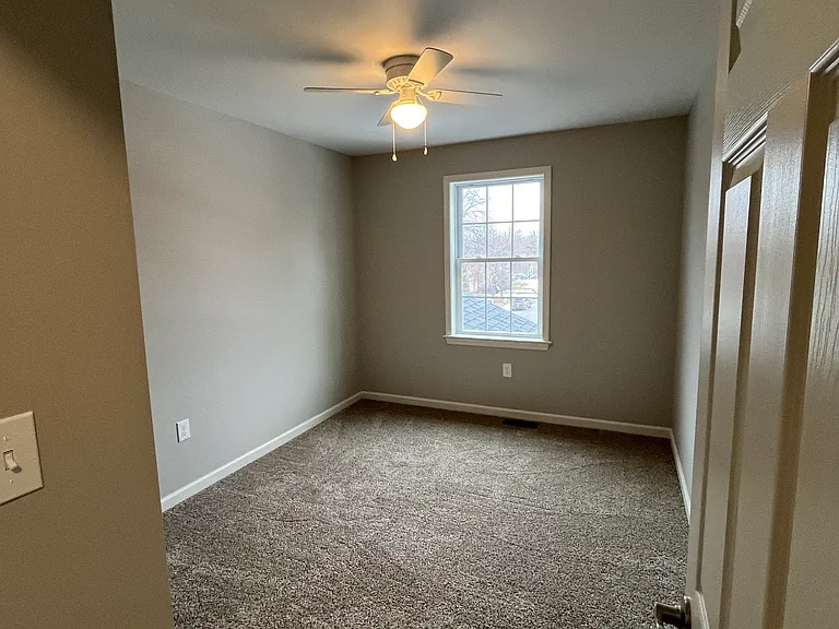 234 N Colonial Dr — Photo 27