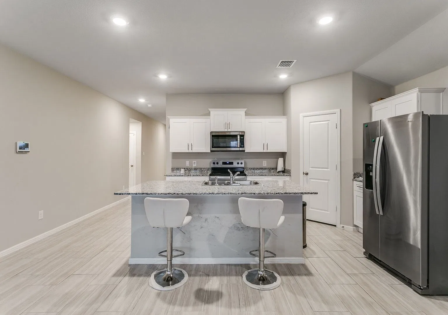 Charming 4BR House in Justin — Photo 1