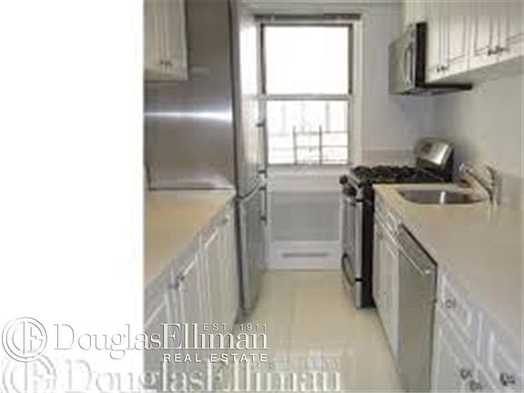 3rd image of 301 E 66th St APT 15K