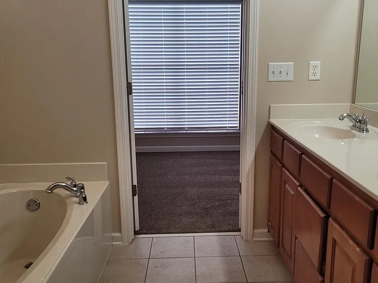 5935 Telford Dr — Photo 10