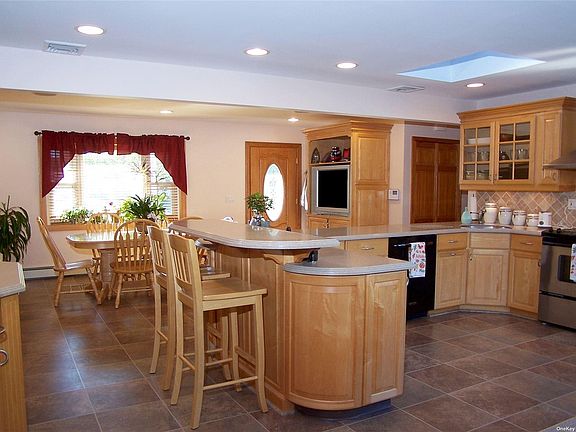 5th image of 3 Susan Dr
