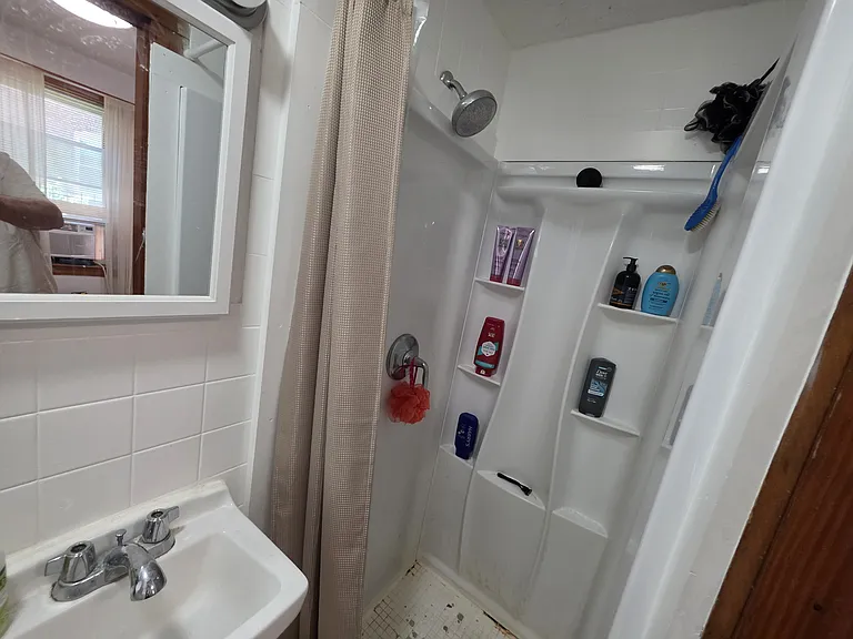 7 Margaret St #4 — Photo 10
