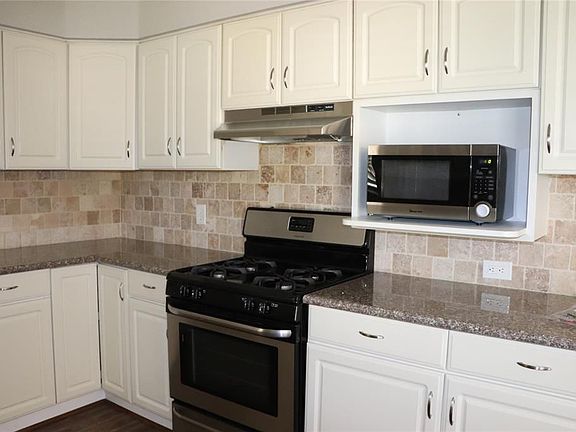 5th image of 1105 Velma St