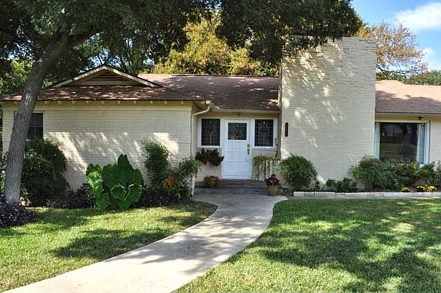 1st image of 1721 Bluebonnet Dr