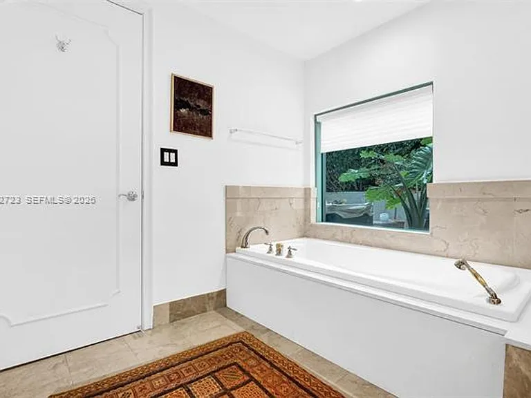 3400 SW 27th Ave #206 — Photo 13