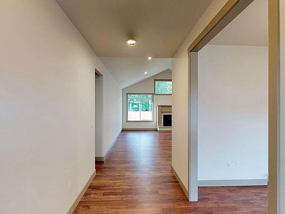 3rd image of 8619 Ayer St SE