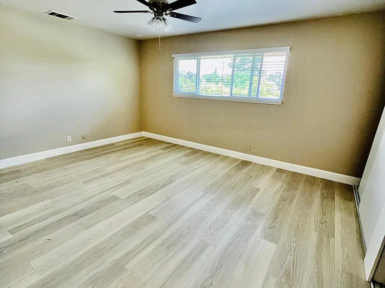 811 Brown St #J — Photo 10