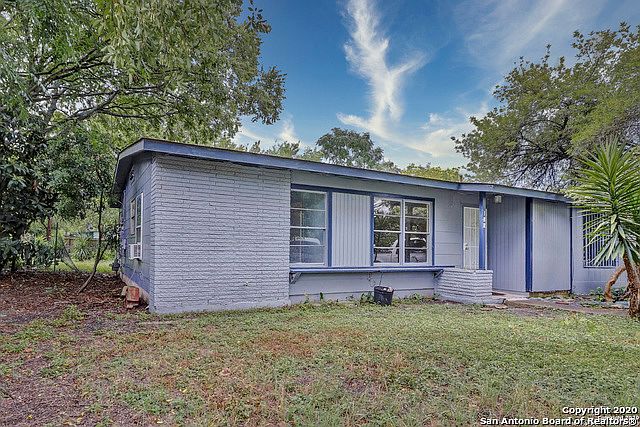 1st image of 122 Bluffside Dr