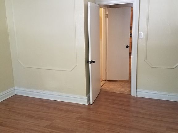 4th image of 49 Waverly St APT 1
