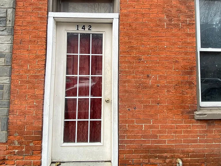 142 S Prince St — Photo 11