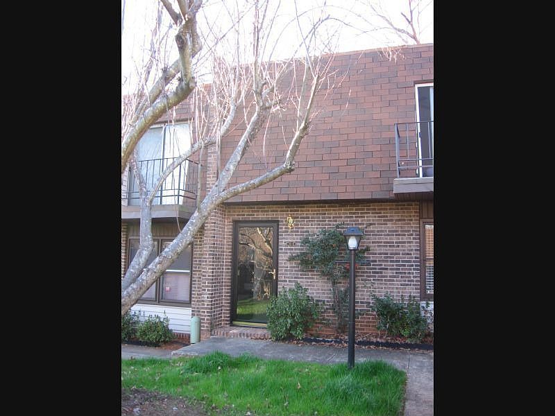 1st image of 10 Poinsett Ave