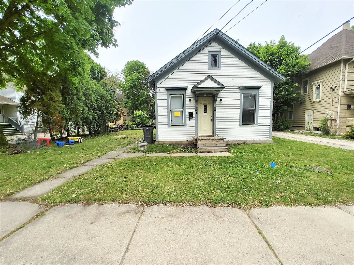 8 Walker Pl photo 1