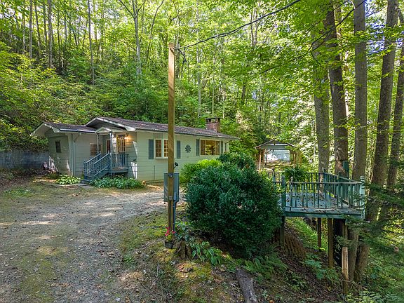3rd image of 704 Cheek Circle Rd