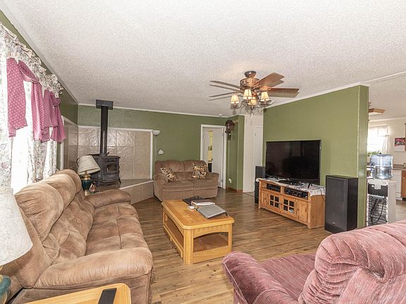 4th image of 70 Cedar Lane Dr