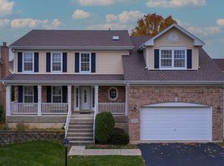 1572 Della Dr, Hoffman Estates, IL 60169