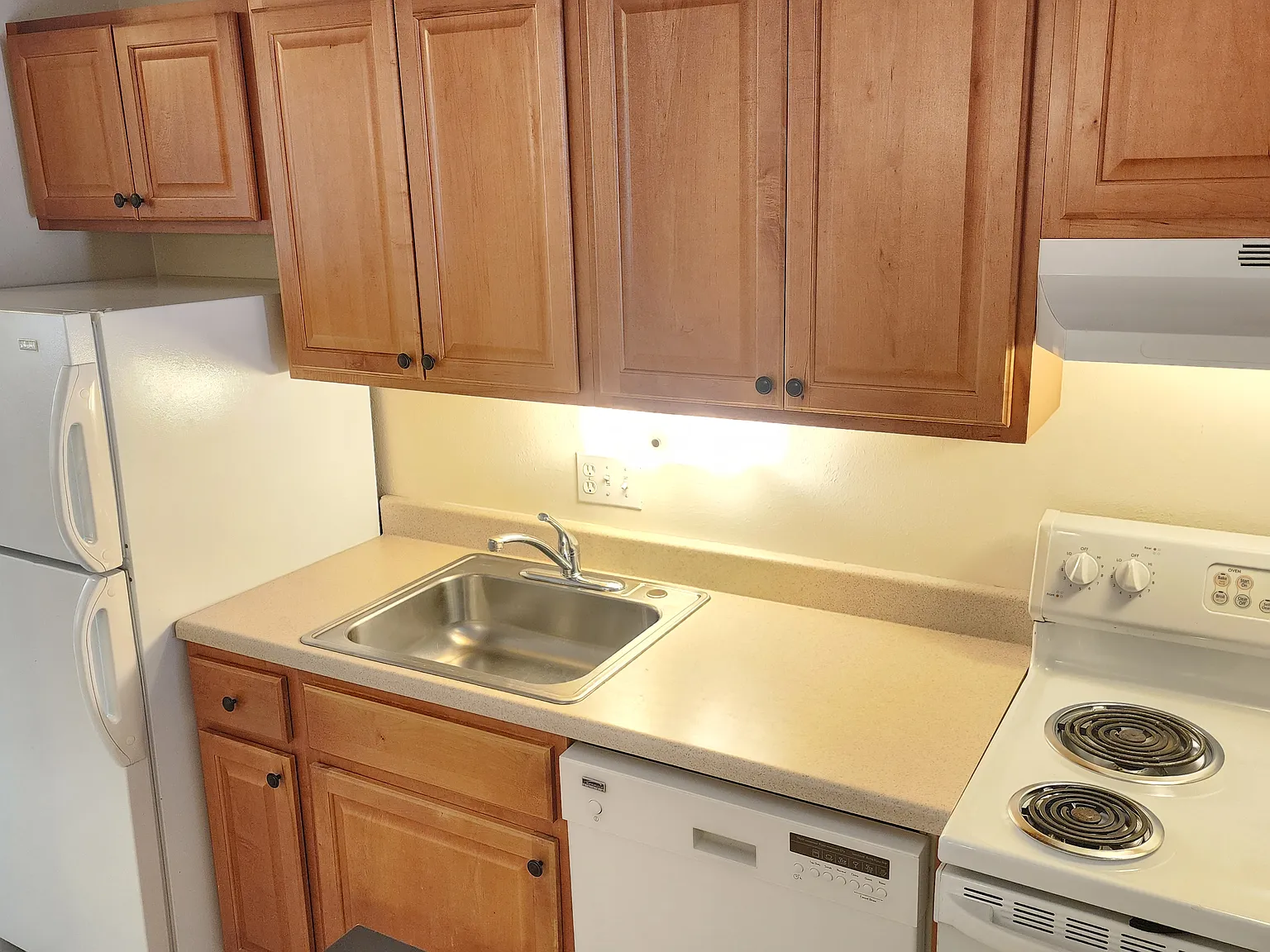 1 bed, 600 sqft, $1,050 — Photo 2