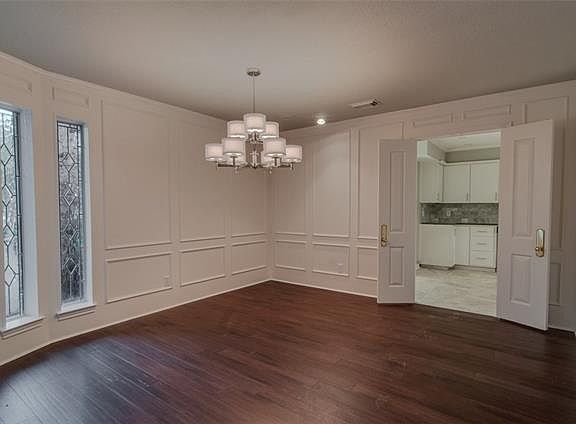 3rd image of 201 Woodpark Ln