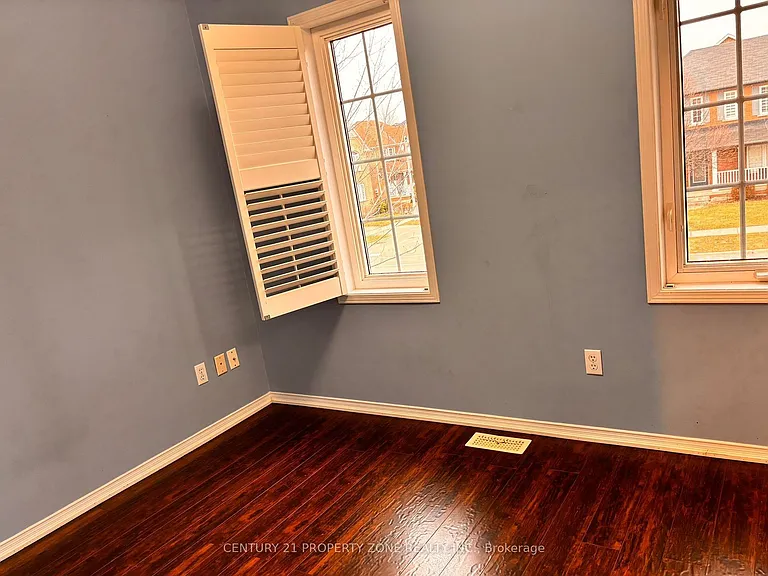 2201 Crestmont Dr — Photo 8