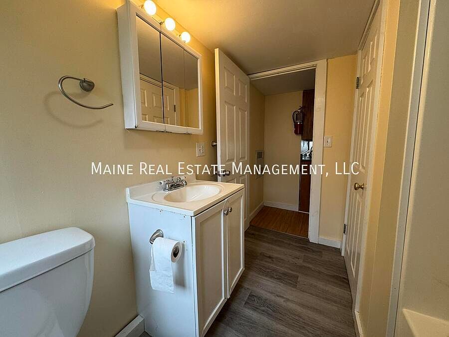 1st image of 206 Maine Ave APT 3