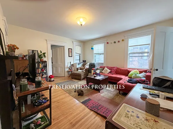 195 Church St #2, Newton, MA 02458