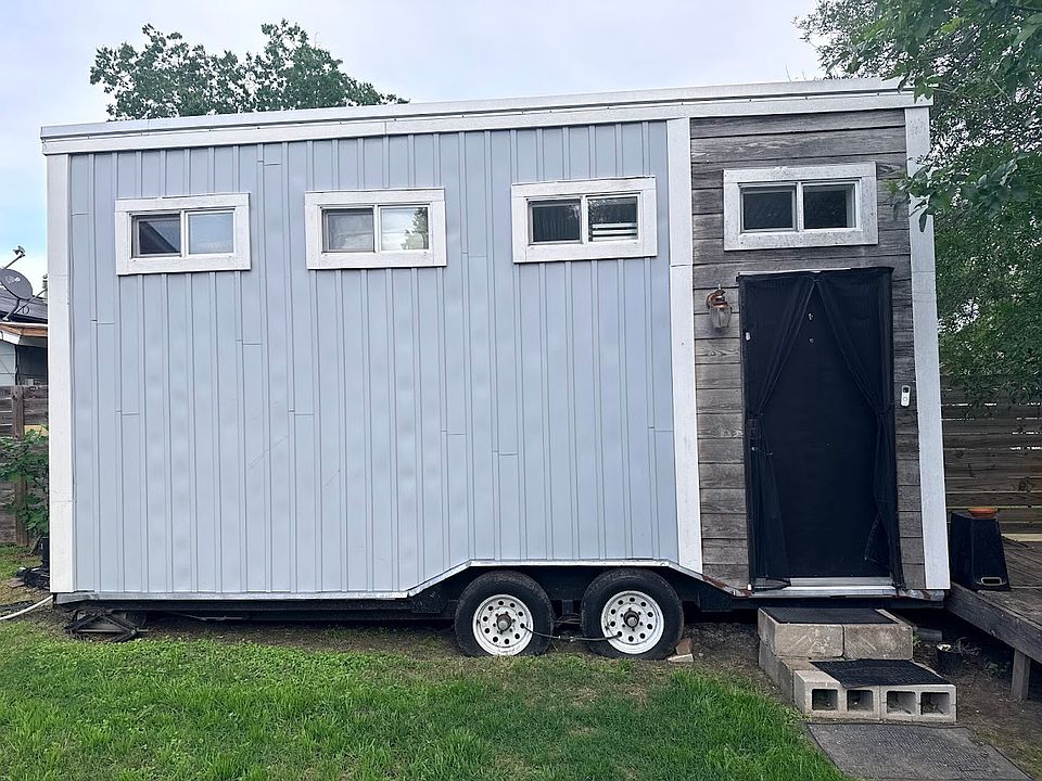 1st image of 6113 Palm Cir #B