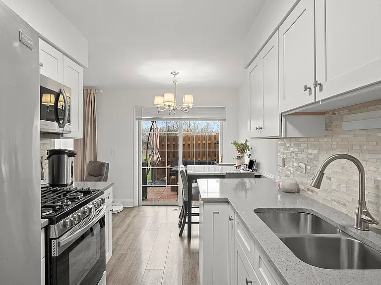 277 E Alpine Dr — Photo 9