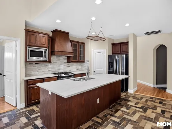 6523 Prairie Flower Trl, Dallas, TX 75227