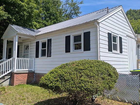 3rd image of 813 E Haggard Ave