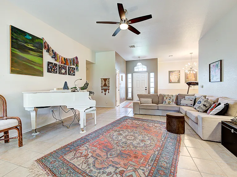 2912 Devonshire Dr — Photo 5