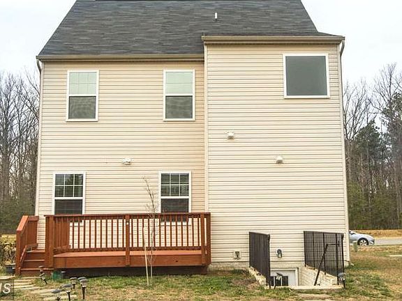 Exterior (Rear)