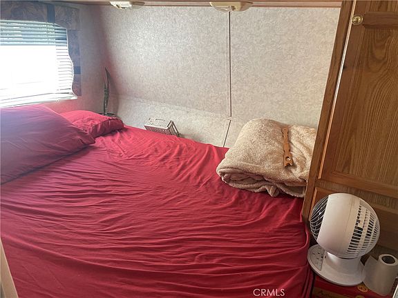 5th image of 17444 Lakewood Blvd #15