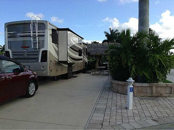 2nd image of 237 NW Hazard Way
