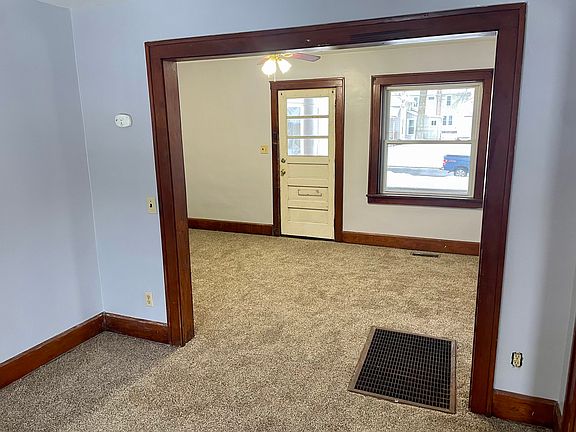 4th image of 305 W Larwill St