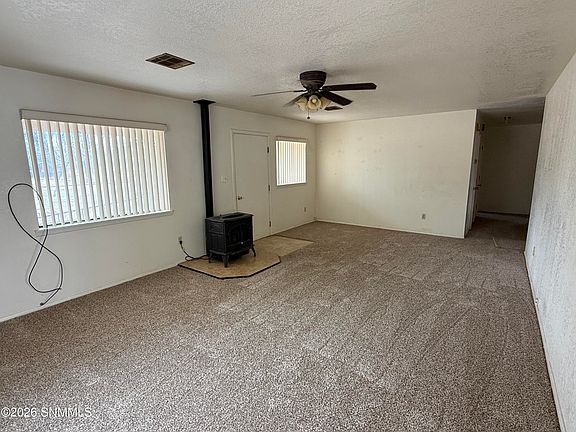 4th image of 215 Polvadera Ave