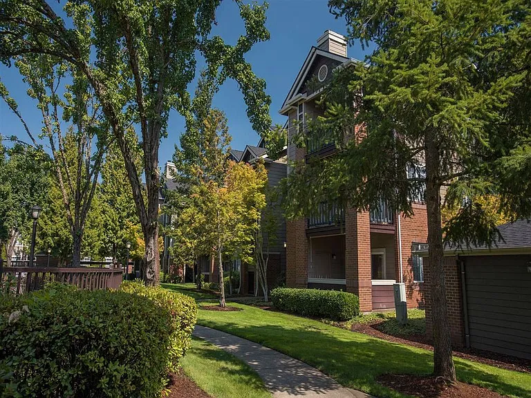 Cortland Village Apartment Homes — Photo 23