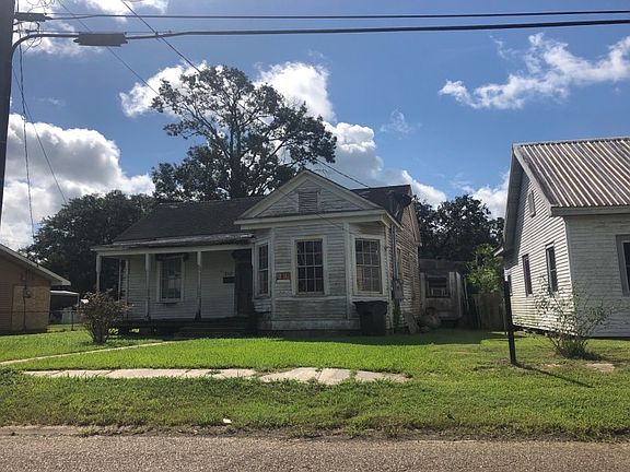 3rd image of 210 Pellerin St
