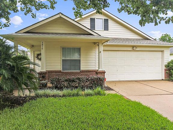 3rd image of 7810 Sisterdale Dr
