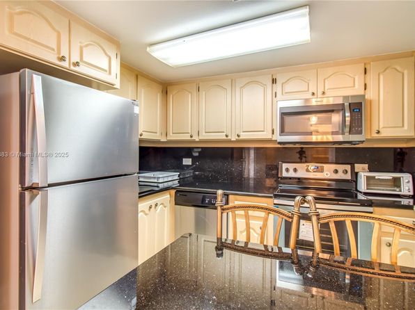 999 Brickell Bay Dr APT 1906