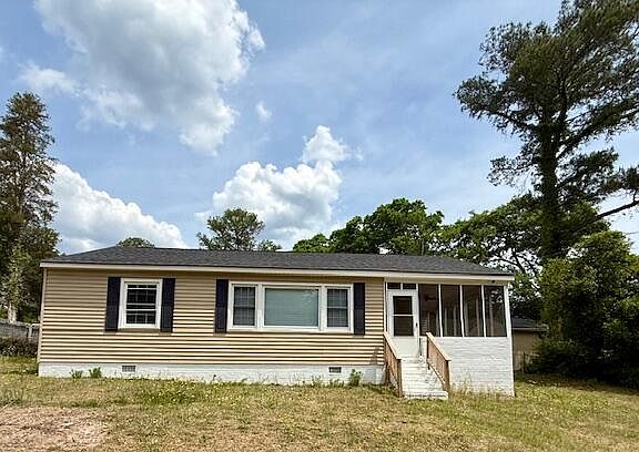 2nd image of 1918 Pine Haven Road