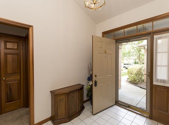 4th image of 2553 Vienna Estates Dr