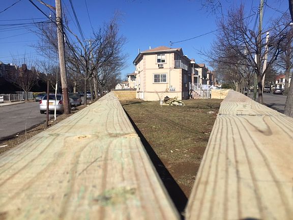 2nd image of 13762 Thurston St
