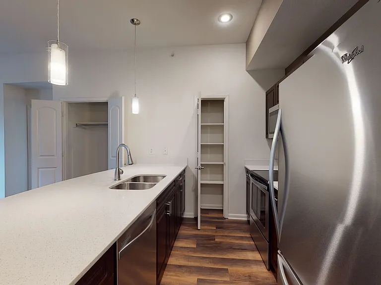 Residences at the Domain — Photo 95